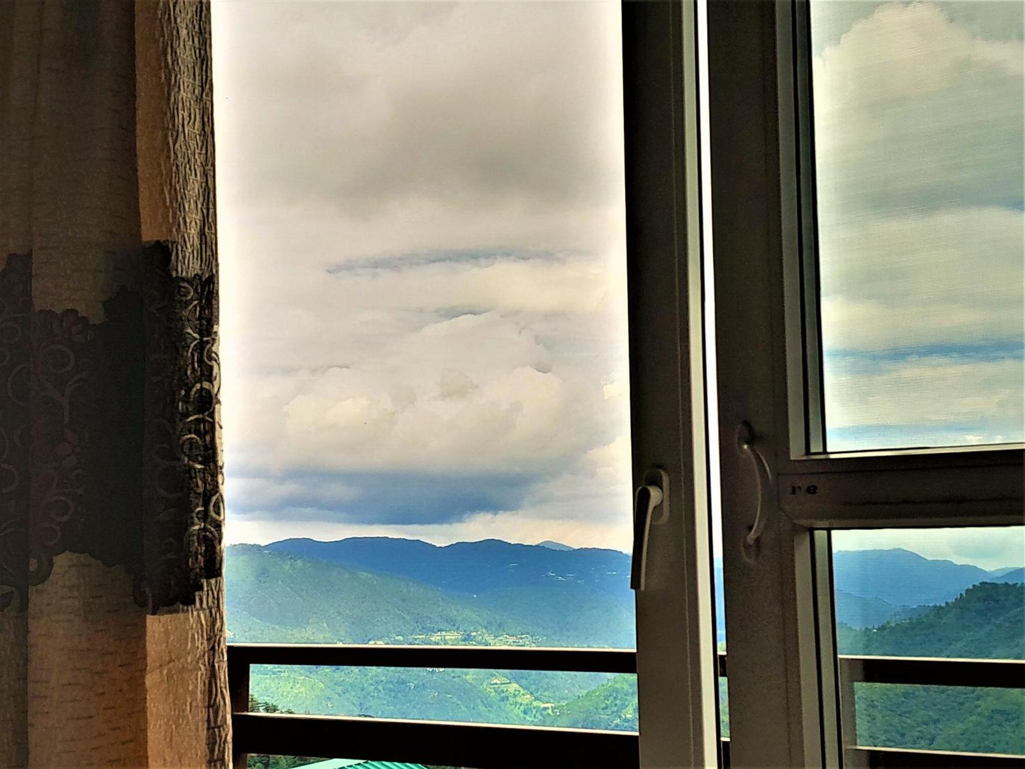 Mountain And Peace Lägenhet Shimla Exteriör bild
